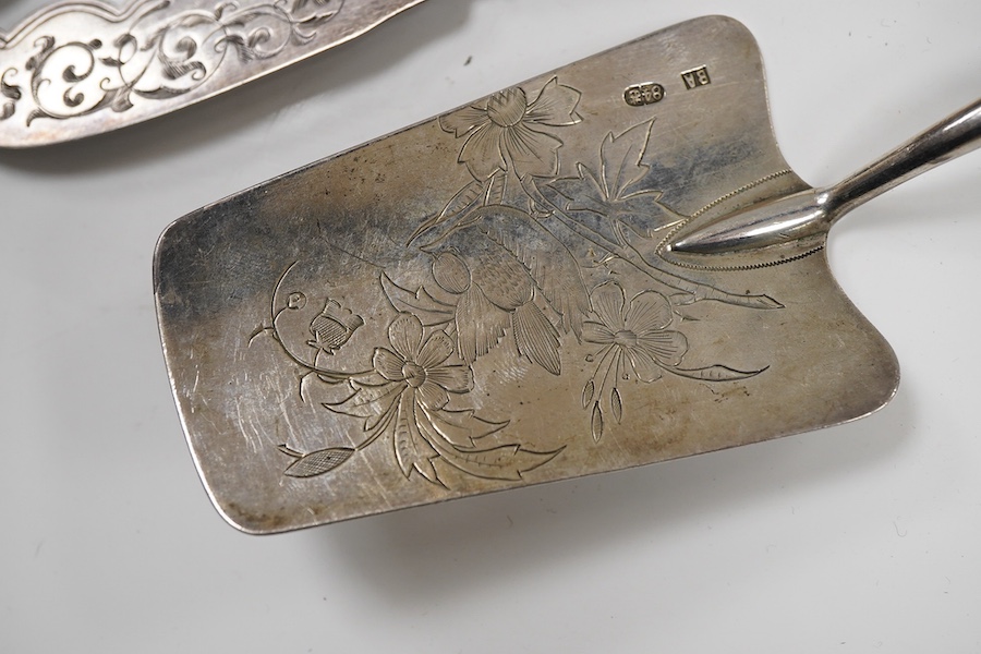 Assorted silverware including a late Victorian mother of pearl handled butter knife, a George V pill box, an Edwardian mustard pot with plated spoon, two enamelled golf related spoons, a rifle shooting related spoon, six